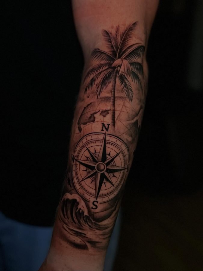 Palm tree and wave compass sleeve