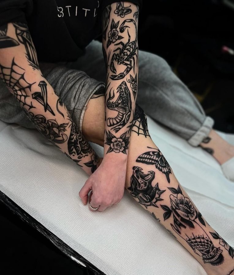 Full traditional flash collection across both legs